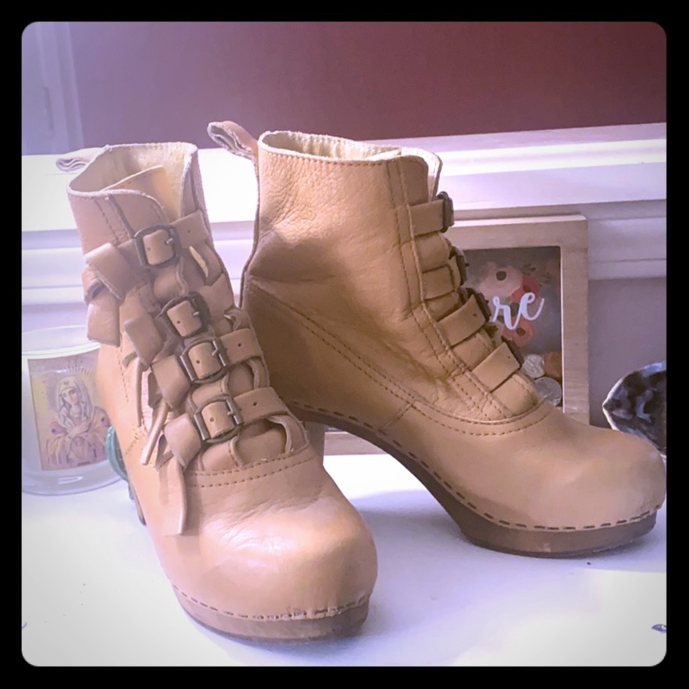 Leather booties